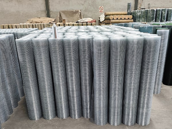 Hot Dipped Galvanized Welded Mesh Roll